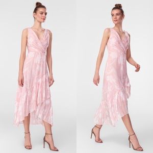 New Pink Pleated Detailed Dress